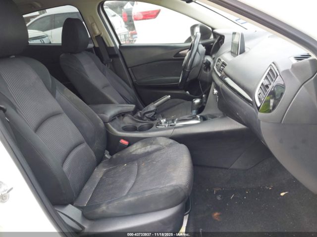 Mazda Mazda3 I Touring Image 17