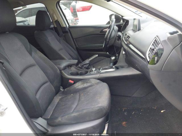 Mazda Mazda3 I Touring Image 17