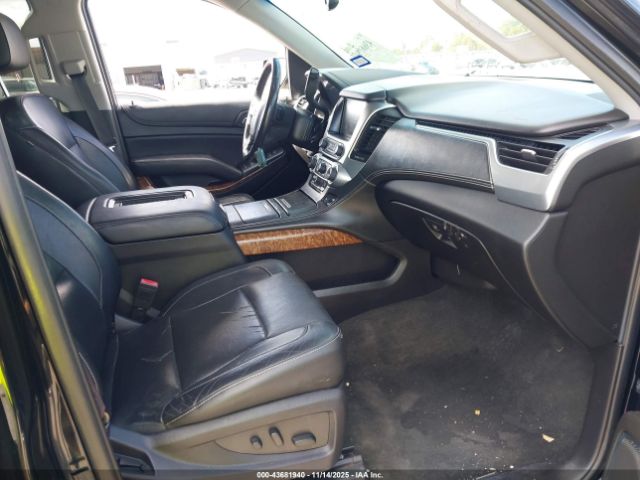 Chevrolet Suburban Premier Image 12