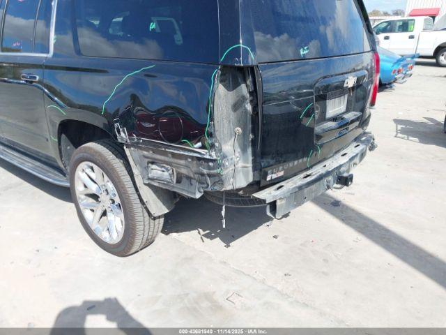 Chevrolet Suburban Premier Image 5