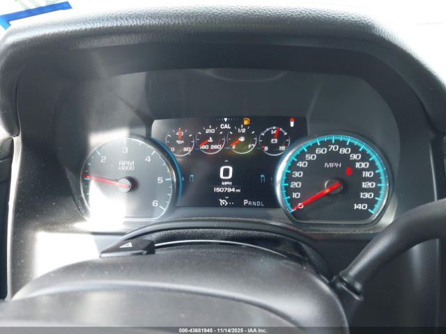 Chevrolet Suburban Premier Image 11