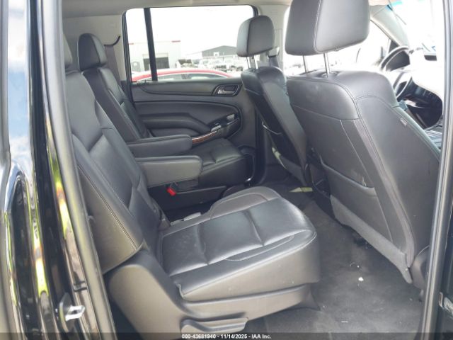 Chevrolet Suburban Premier Image 8
