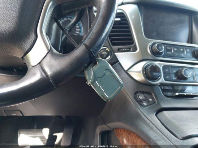 Chevrolet Suburban Premier Image 13