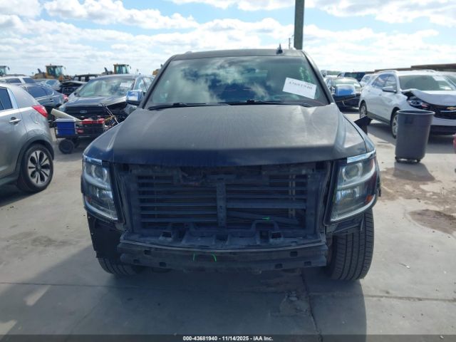 Chevrolet Suburban Premier Image 17