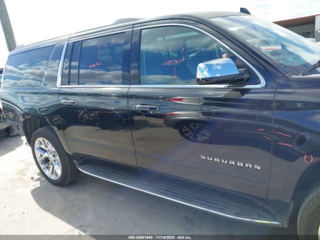 Chevrolet Suburban Premier Image 15