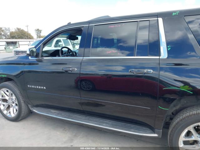 Chevrolet Suburban Premier Image 19