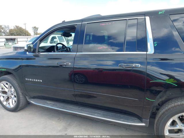 Chevrolet Suburban Premier Image 19