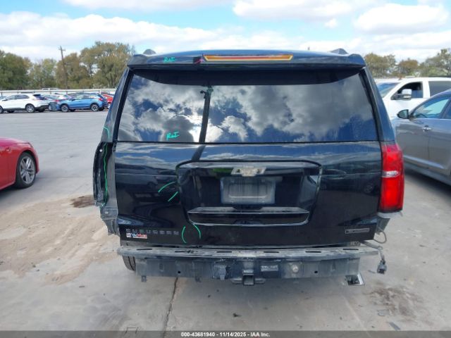 Chevrolet Suburban Premier Image 7