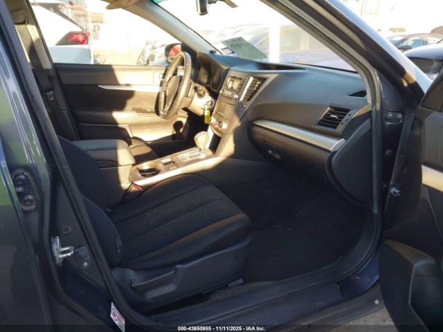 Subaru Legacy 2.5i Premium Image 4