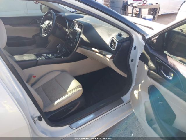 Nissan Maxima 3.5 Platinum Image 12