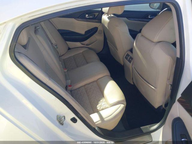 Nissan Maxima 3.5 Platinum Image 15