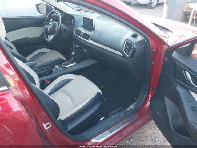 Mazda Mazda3 S Grand Touring Image 2