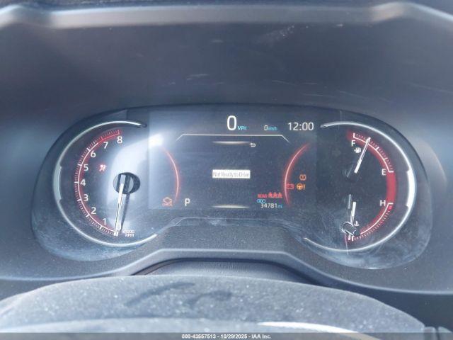 Toyota RAV4 Le Image 4