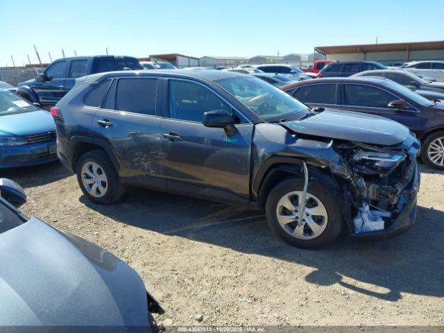 Toyota RAV4 Le Image 8