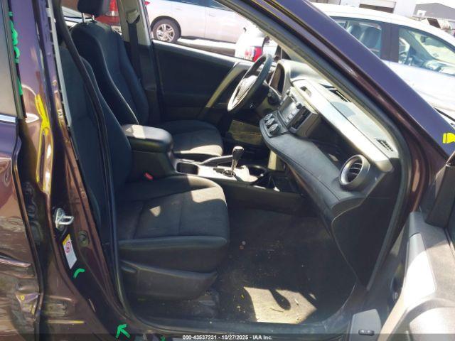 Toyota RAV4 Le Image 10