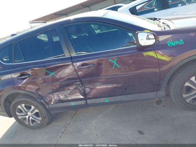 Toyota RAV4 Le Image 11