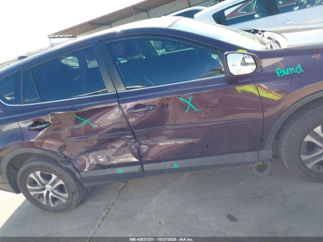 Toyota RAV4 Le Image 11