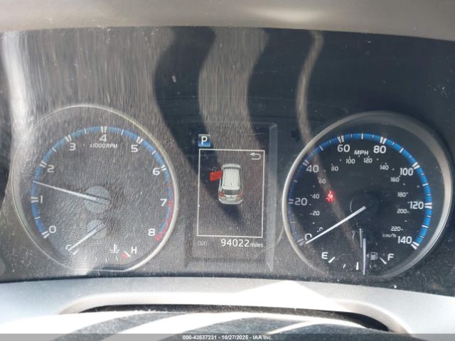 Toyota RAV4 Le Image 2