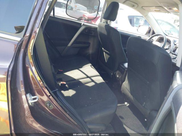 Toyota RAV4 Le Image 9