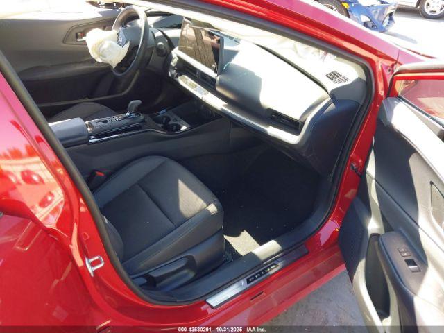 Toyota Prius Xle Image 12