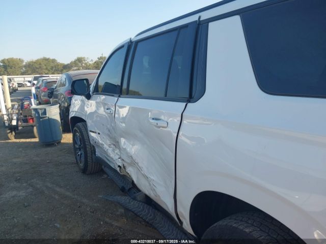 Chevrolet Suburban 4wd Z71 Image 17