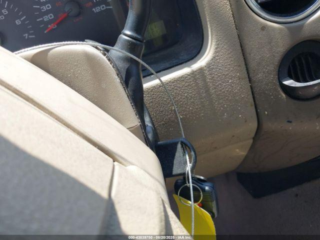 Ford F-150 Xlt Image 4