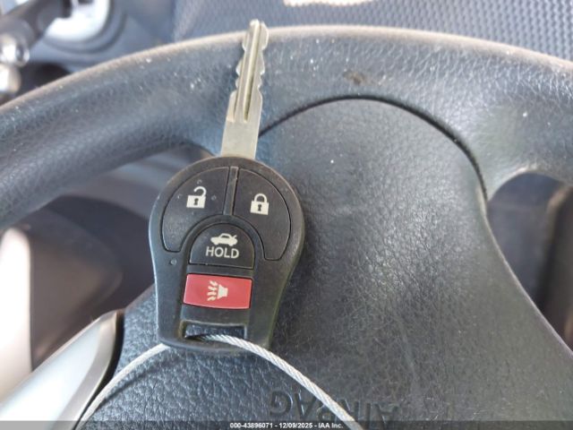 Nissan Versa 1.6 Sv Image 17