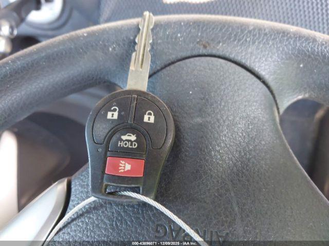 Nissan Versa 1.6 Sv Image 17