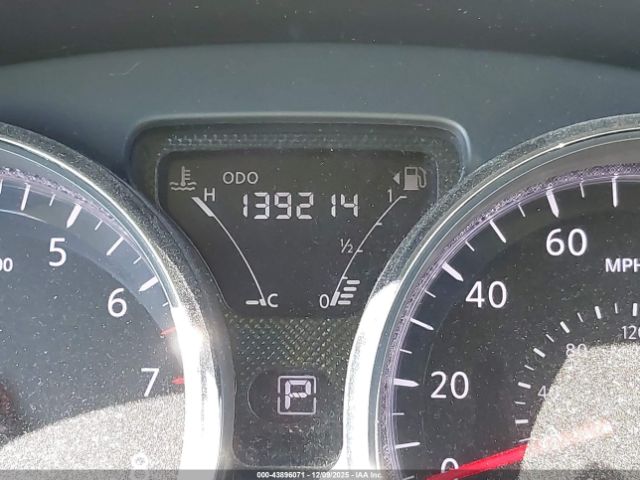 Nissan Versa 1.6 Sv Image 16