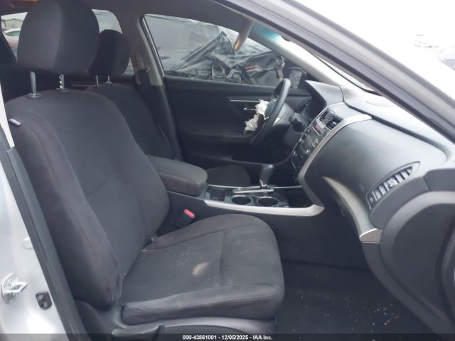 Nissan Altima 2.5 S Image 10