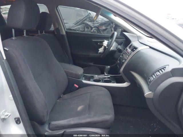 Nissan Altima 2.5 S Image 10