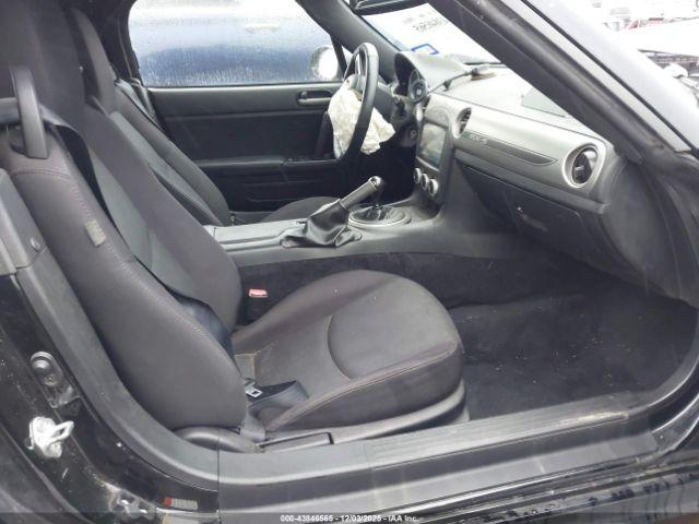 Mazda MX-5 Miata Touring Image 7