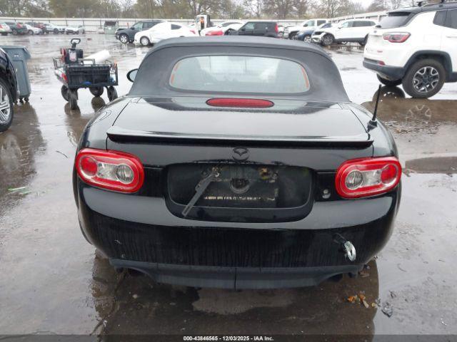 Mazda MX-5 Miata Touring Image 11