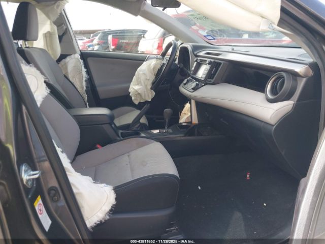 Toyota RAV4 Xle Image 8