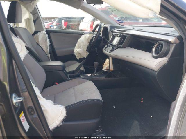 Toyota RAV4 Xle Image 8