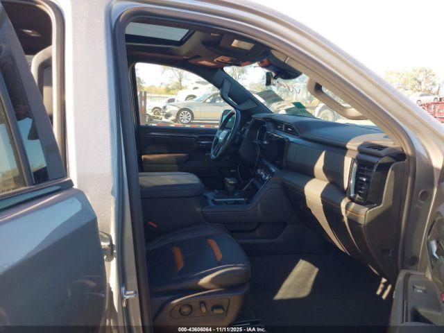 GMC Sierra 1500 4wd  Short Box At4 Image 7