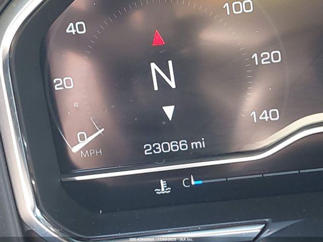 GMC Sierra 1500 4wd  Short Box At4 Image 3