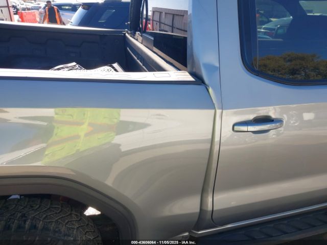 GMC Sierra 1500 4wd  Short Box At4 Image 12