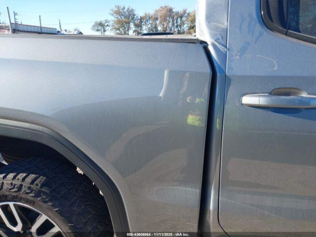 GMC Sierra 1500 4wd  Short Box At4 Image 4