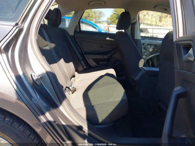 Volkswagen Jetta Image 18