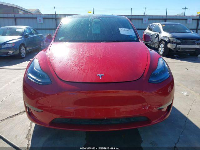 Tesla Model Y Image 20