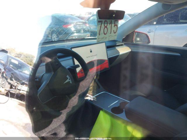 Tesla Model Y Image 18