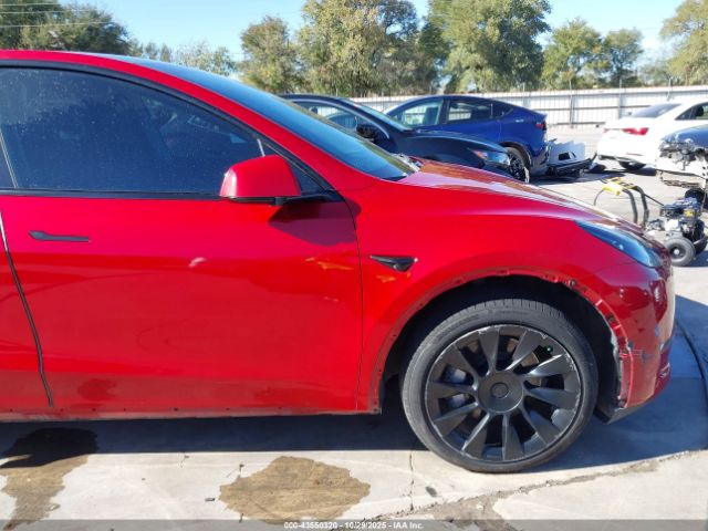 Tesla Model Y Image 2