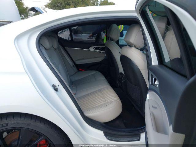 Genesis G70 2.0t Rwd Image 17