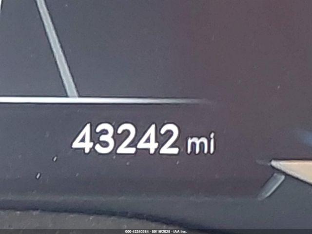 Genesis G70 2.0t Rwd Image 3