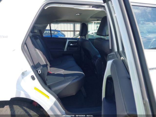 Toyota 4Runner Limited Image 6