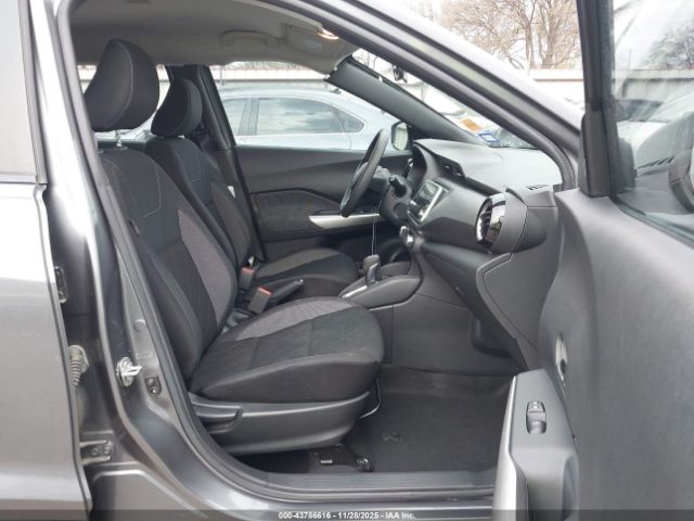 Nissan Kicks Sv Image 4