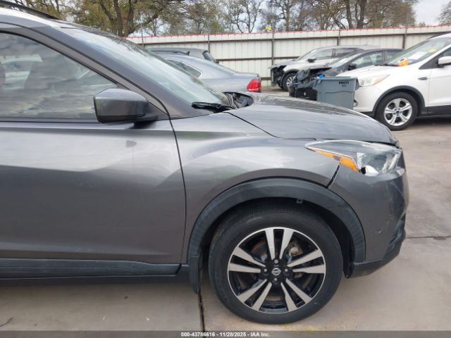 Nissan Kicks Sv Image 17