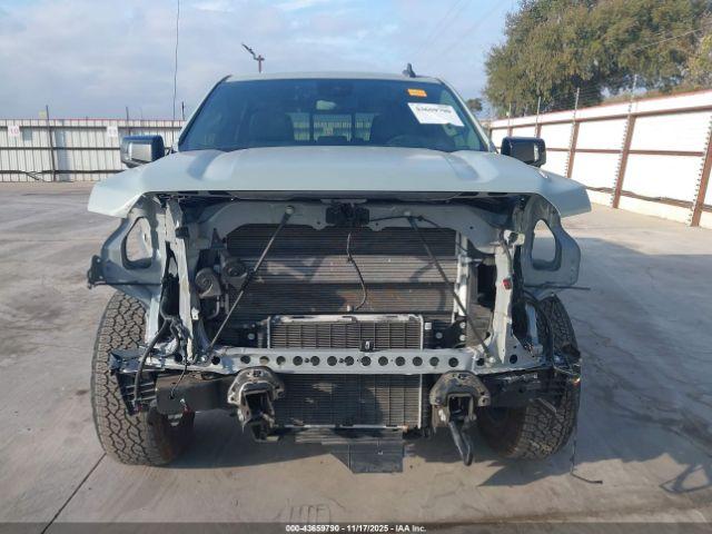 GMC Sierra 1500 4wd  Short Box Elevation With 3sb Image 20