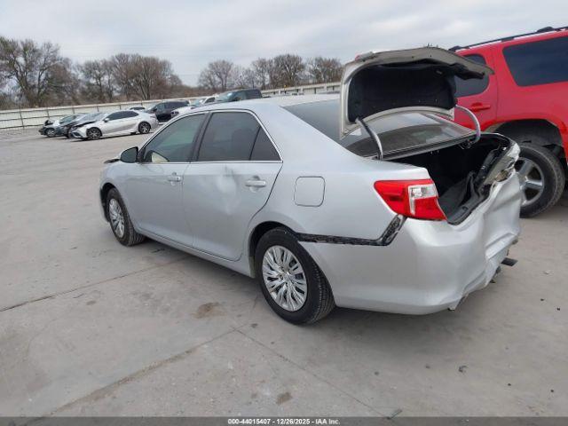 Toyota Camry L Image 18